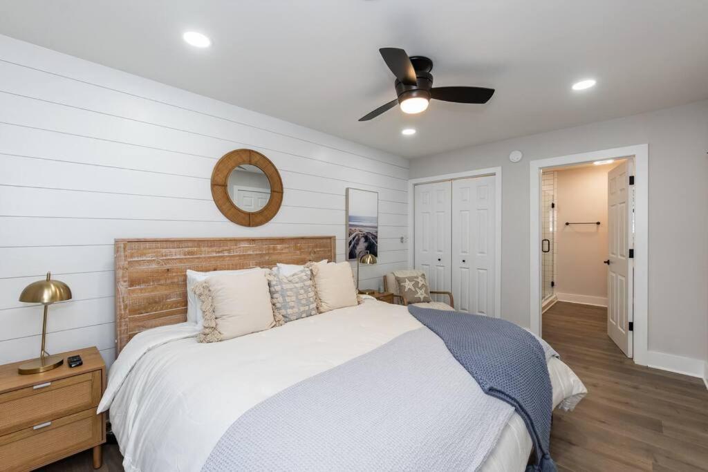 Hébergement de vacances Island Joy - Newly Renovated/walk To The Beach! *